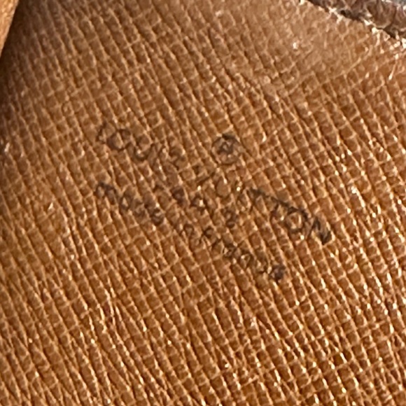 Authentic Louis Vuitton Monogram Document Laptop Case - Picture 15 of 15